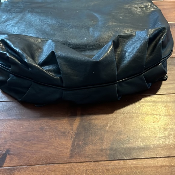 Beautiful black bow feature shoulder bag/purse - Picture 5 of 12